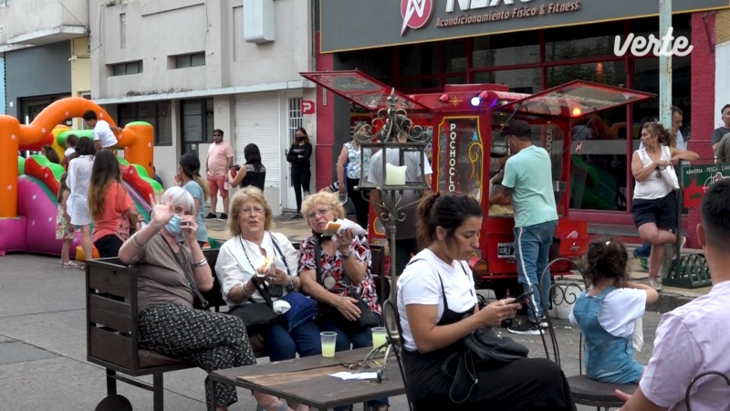 La peatonal de calle Necochea fue todo un xito